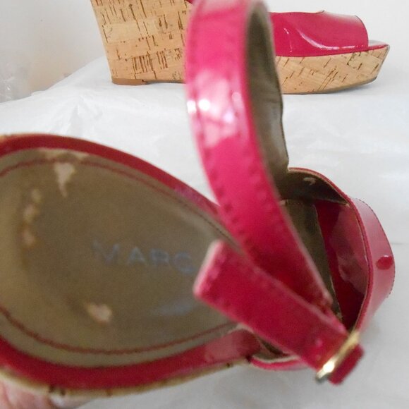 Marc Fisher Women's Fuchsia Pink Patent Leather Fostoria Wedge Heel Shoe-Size 6M - Picture 4 of 7